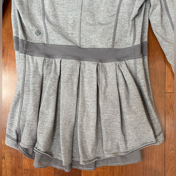 Grey lululemon sweater - Picture 3 of 3